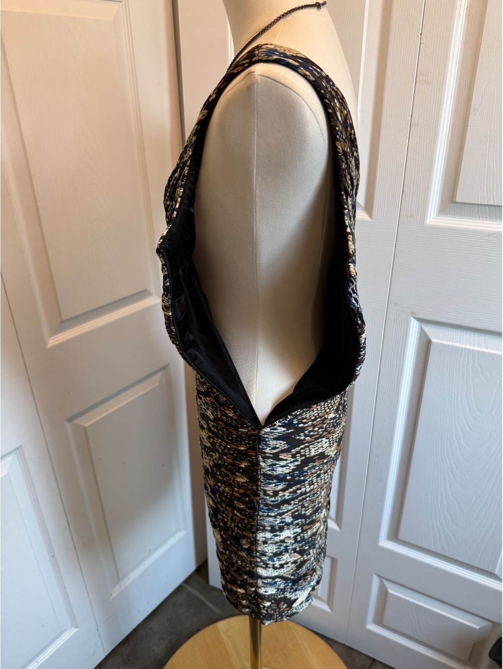 Laundry One-Shoulder Ruched Patterned Cocktail Dress - Picture 11 of 12